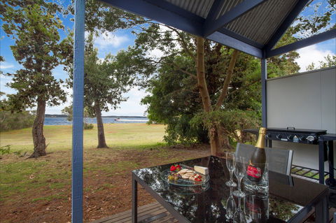 Waterfront Retreat At Wattle Point - Accommodation 4U 4