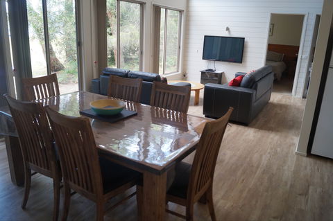 Waterfront Retreat At Wattle Point - Accommodation 4U 7