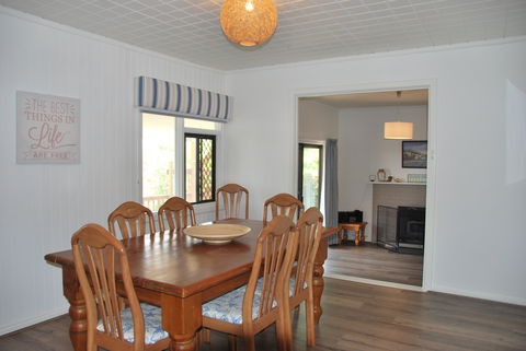 20 Elizabeth Crescent, Carrickalinga - Accommodation 4U 2