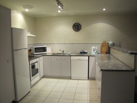 Apollo Luxury Apartments - Accommodation 4U 1
