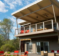Aruma Executive Holiday Home - Accommodation 4U