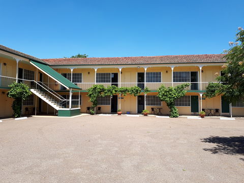 Bradman Motor Inn - Accommodation 4U 0