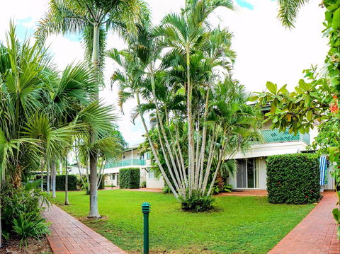 Cable Beachside Villas - Accommodation 4U 0