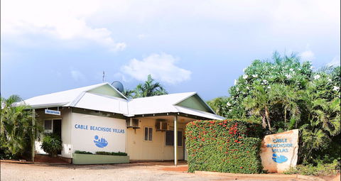 Cable Beachside Villas - Accommodation 4U 1