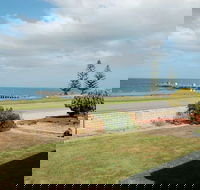 Jay Jay's Beach House - Accommodation 4U