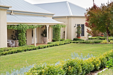 Loloma's At White Rock - Accommodation 4U 0