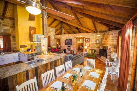 Monkey Place Country House - Accommodation 4U 2