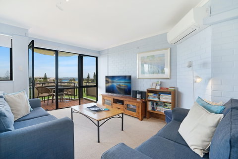Newcastle Short Stay Apartments - Flagstaff Apartment - Accommodation 4U 2