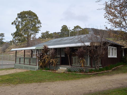 Old Whisloca Cottage - Accommodation 4U 1