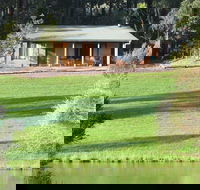 Pemberton Lake View Chalets - Accommodation 4U