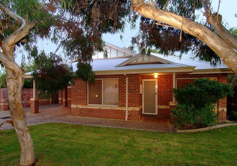 Prowse Pad - Accommodation 4U 0