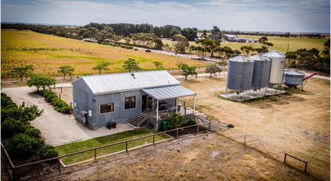 Redwing Farm Barn - Accommodation 4U 0