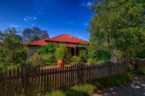 Rushton Cottage B&B Private Guest Studio - Accommodation 4U 0
