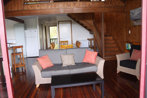 Salty Towers - Accommodation 4U 1