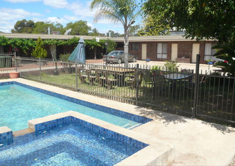 Sportsman Inn Motel - Accommodation 4U 0