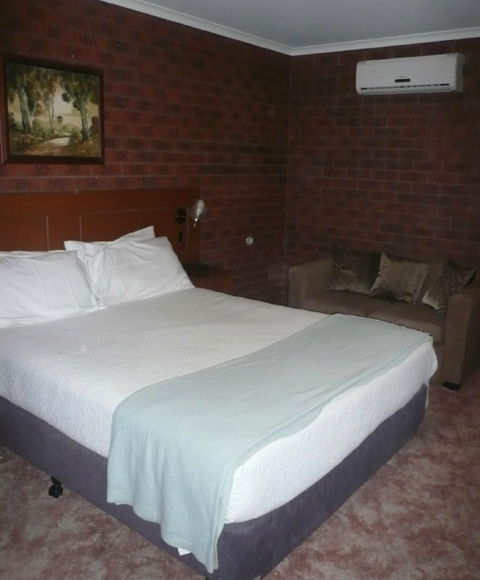 Sportsman Inn Motel - Accommodation 4U 1