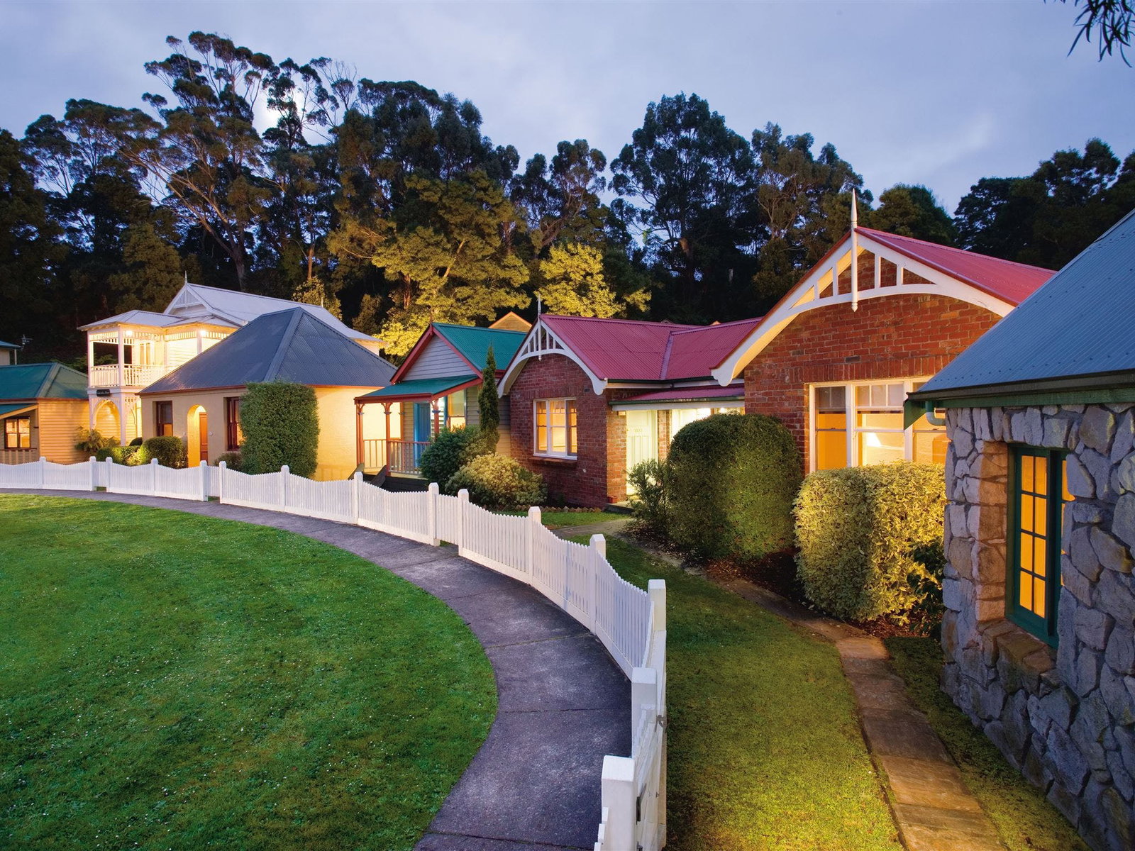Strahan TAS Accommodation 4U