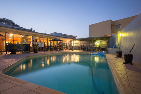 Sydney Beachouse YHA - Collaroy - Accommodation 4U 0