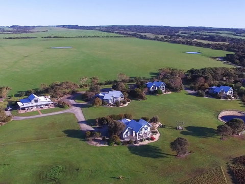 Bear Gully Coastal Cottages - Accommodation 4U 0