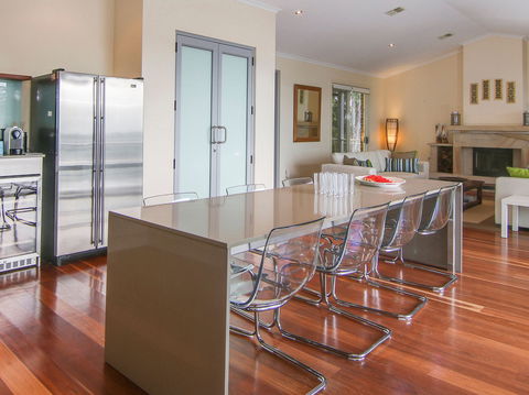 Becalmed On Sunshine Cove - Accommodation 4U 2