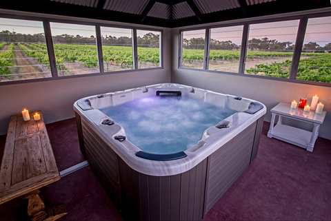 Brockenchack Vineyard Luxury Bed & Breakfast - Accommodation 4U 2