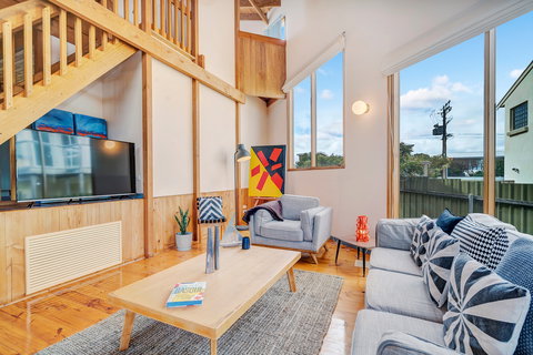 Chalet Moma, 1 England Ave Port Elliot - Accommodation 4U 1