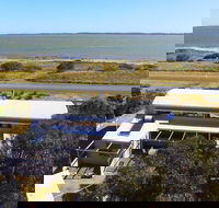 Coorong Aurora - Breathtaking Waterfront Escape - Accommodation 4U