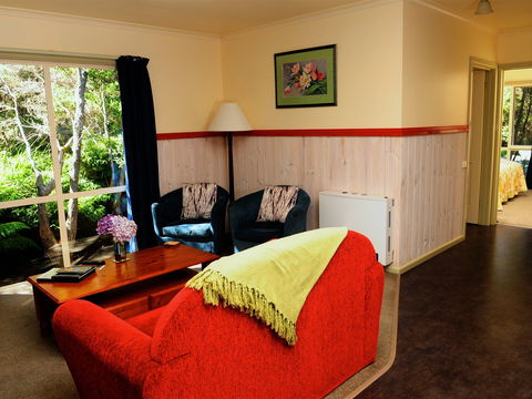 Crays Accommodation - The Esplanade - Accommodation 4U 0
