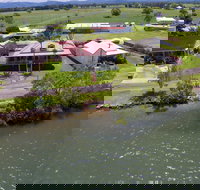 Cranford Waterfront Cottage - Accommodation 4U