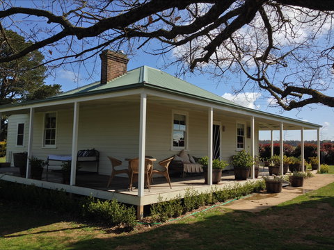 Crookwell Farmhouse - Accommodation 4U 0