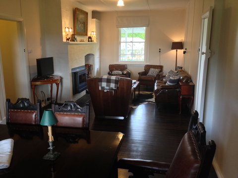 Crookwell Farmhouse - Accommodation 4U 1