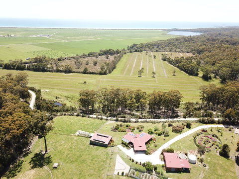 Eagle's Roost Farmstay B&B - Accommodation 4U 1