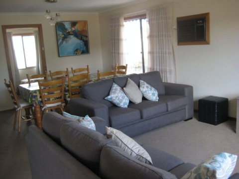 Easto's - Accommodation 4U 2