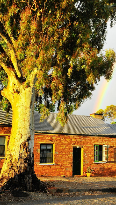 Emma Tiver Heritage Cottage - Accommodation 4U 0