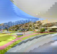 Fathoms 9 - Accommodation 4U