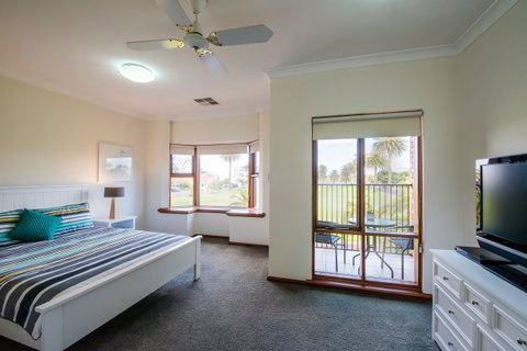 Glenelg Parkview Villas - Accommodation 4U 0