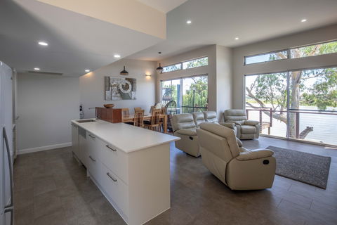 Greenbanks - River Shack Rentals - Accommodation 4U 2