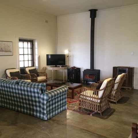 Little Paddock Homestead - Accommodation 4U 2