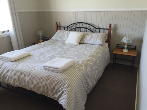 Riverland Holiday Cottage - Accommodation 4U 1