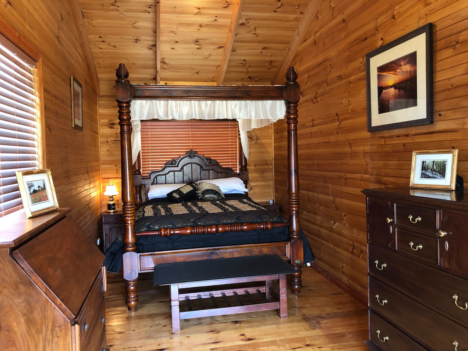 Royal George TAS Accommodation 4U