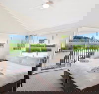The Lakehouse at 201 - Accommodation 4U