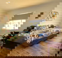 The Mains Guest House - Accommodation 4U