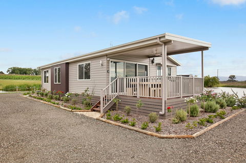 The Lake House - Accommodation 4U 0
