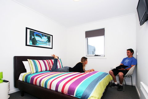 The Island Accommodation - Phillip Island YHA - Accommodation 4U 2
