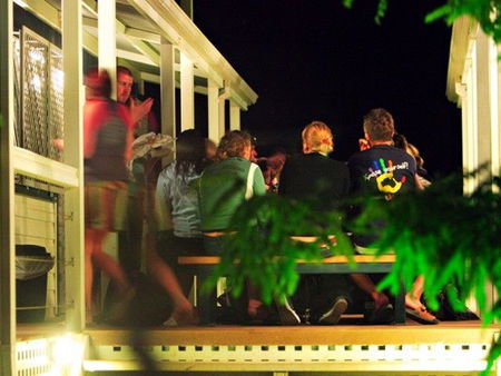 Blue Reef Backpackers - Accommodation 4U 0
