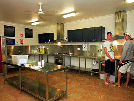 Blue Reef Backpackers - Accommodation 4U 1