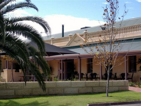 Dongara Hotel Motel - Accommodation 4U 0