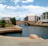 Crest Del Mar Apartments - Accommodation 4U