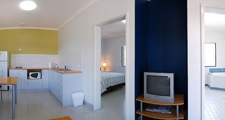 Mandurah Ocean Marina Chalets - Accommodation 4U 3