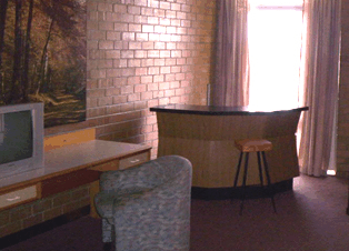 Red Castle Motor Inn - Accommodation 4U